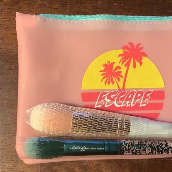 Makeup Bundle - Picture 3 of 3